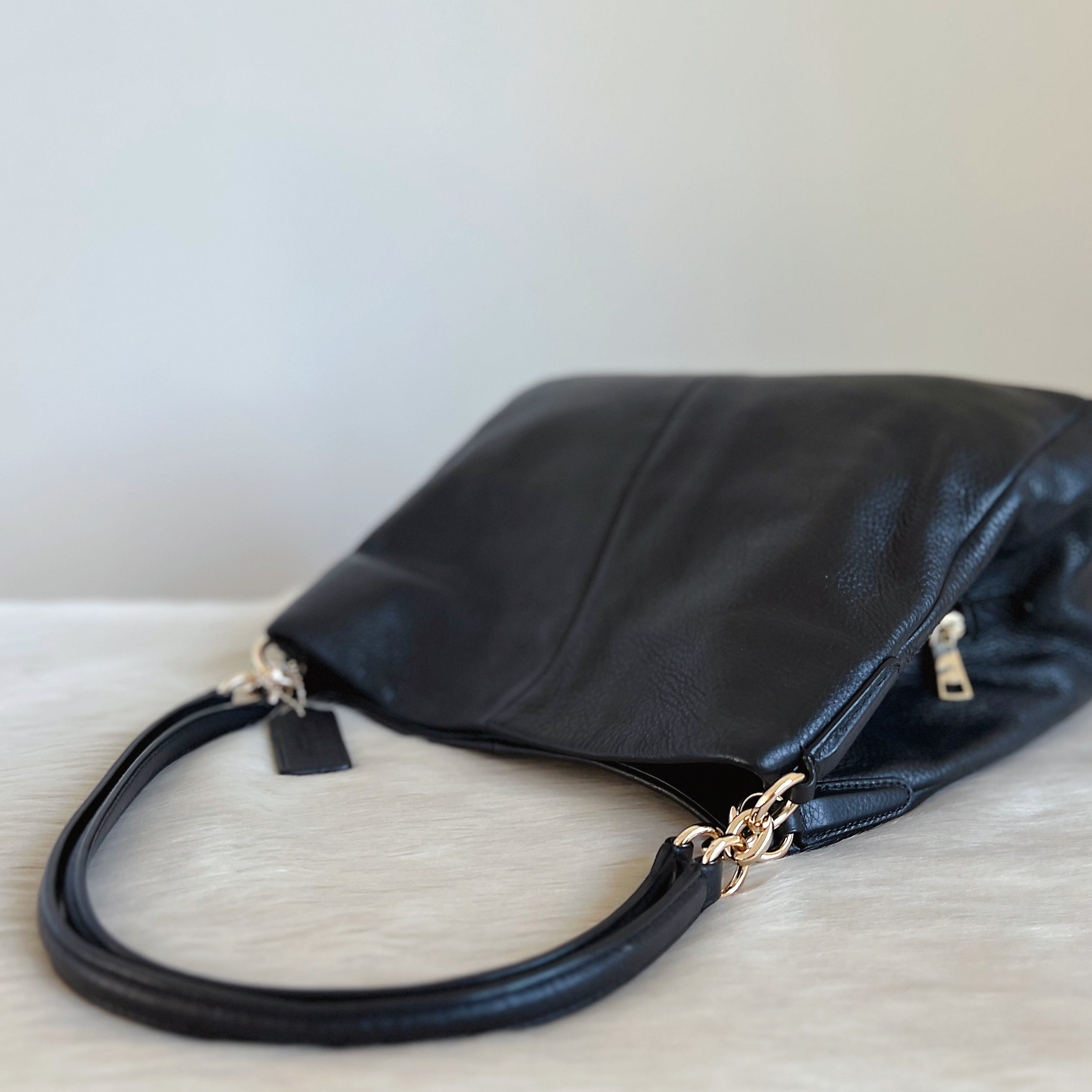 Coach Black Leather Triple Compartment Shoulder Bag Excellent