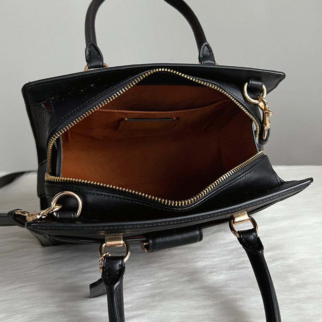 Coach Black Pebble Leather Front Buckle Detail 2 Way Shoulder Bag Like New