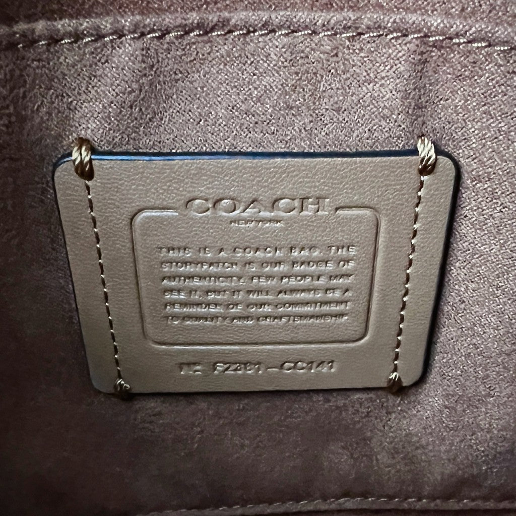 Coach Black Pebble Leather Front Buckle Detail 2 Way Shoulder Bag Like New