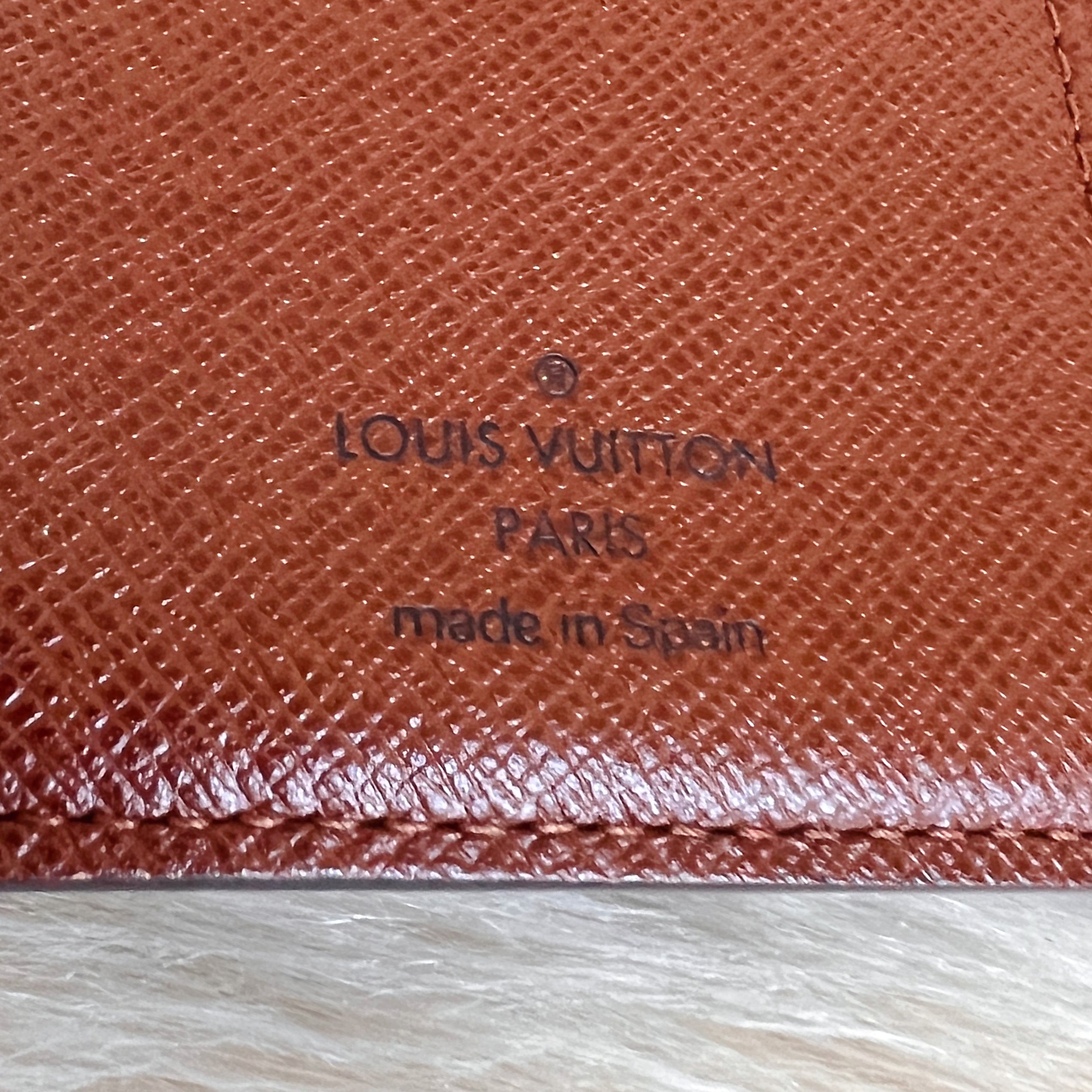 Louis Vuitton Monogram Classic Coin Compartment Wallet