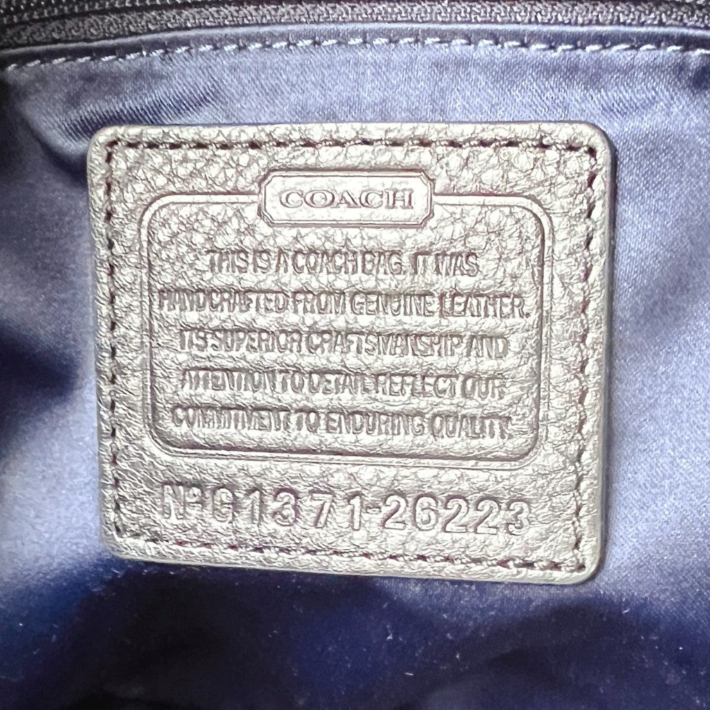 Coach Black Leather Front Turn Lock Chain Detail Shoulder Bag Excellent