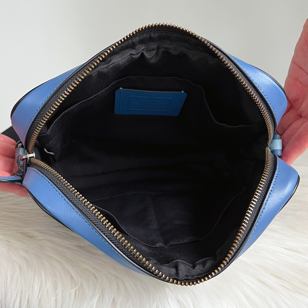 Coach Blue Leather Holiday Messenger Unisex Crossbody Shoulder Bag Like New