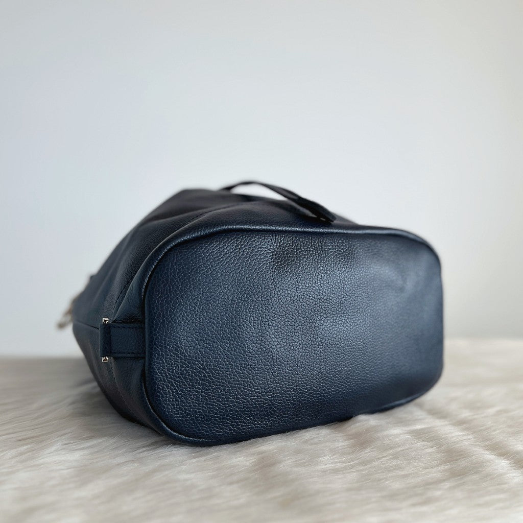 Longchamp Navy Leather Drawstring Bucket Crossbody Shoulder Bag Excellent