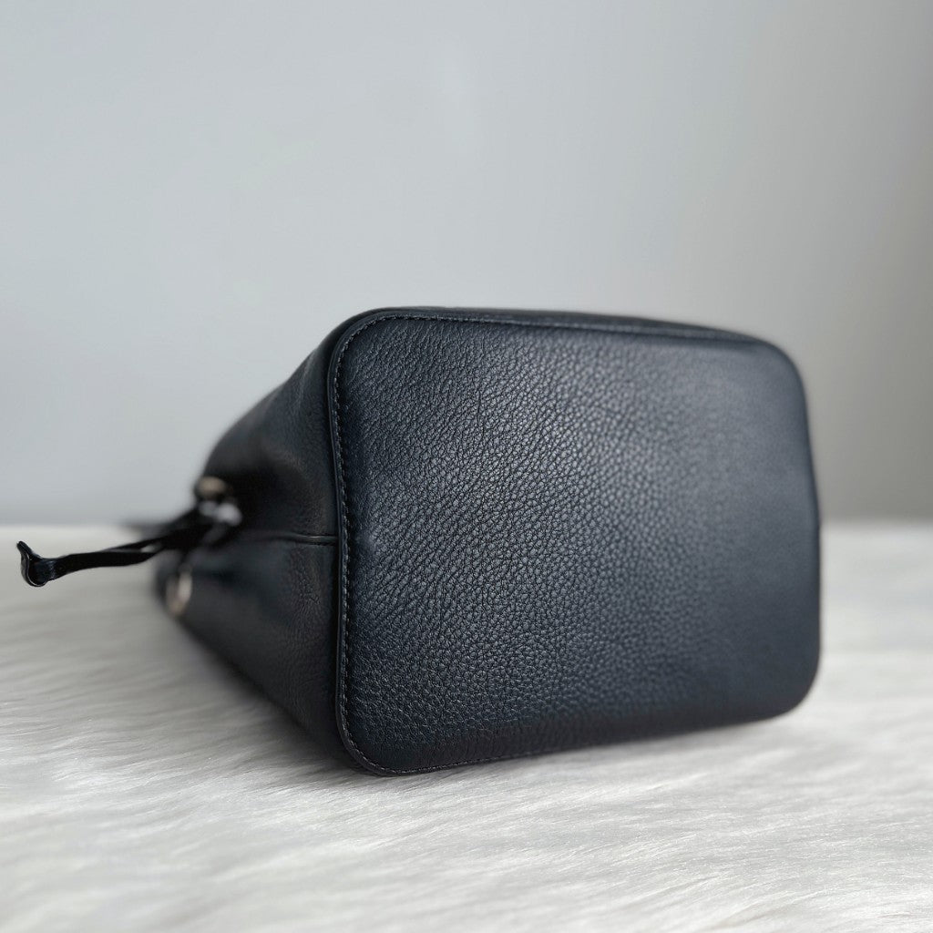 Kate Spade Black Leather Triple Compartment Bucket Shoulder Bag Excellent