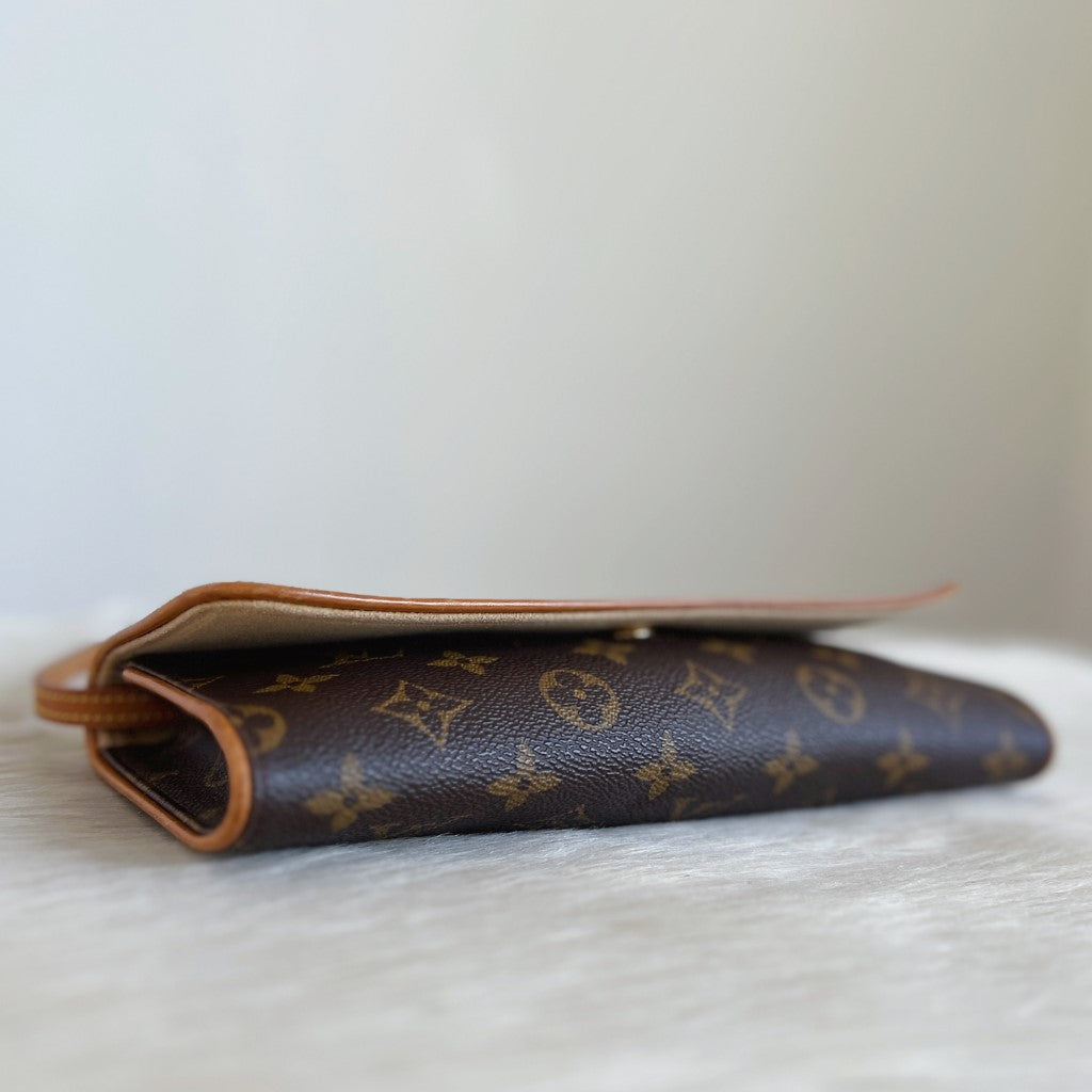 Louis Vuitton Signature Monogram Pochette Twin GM Shoulder Bag