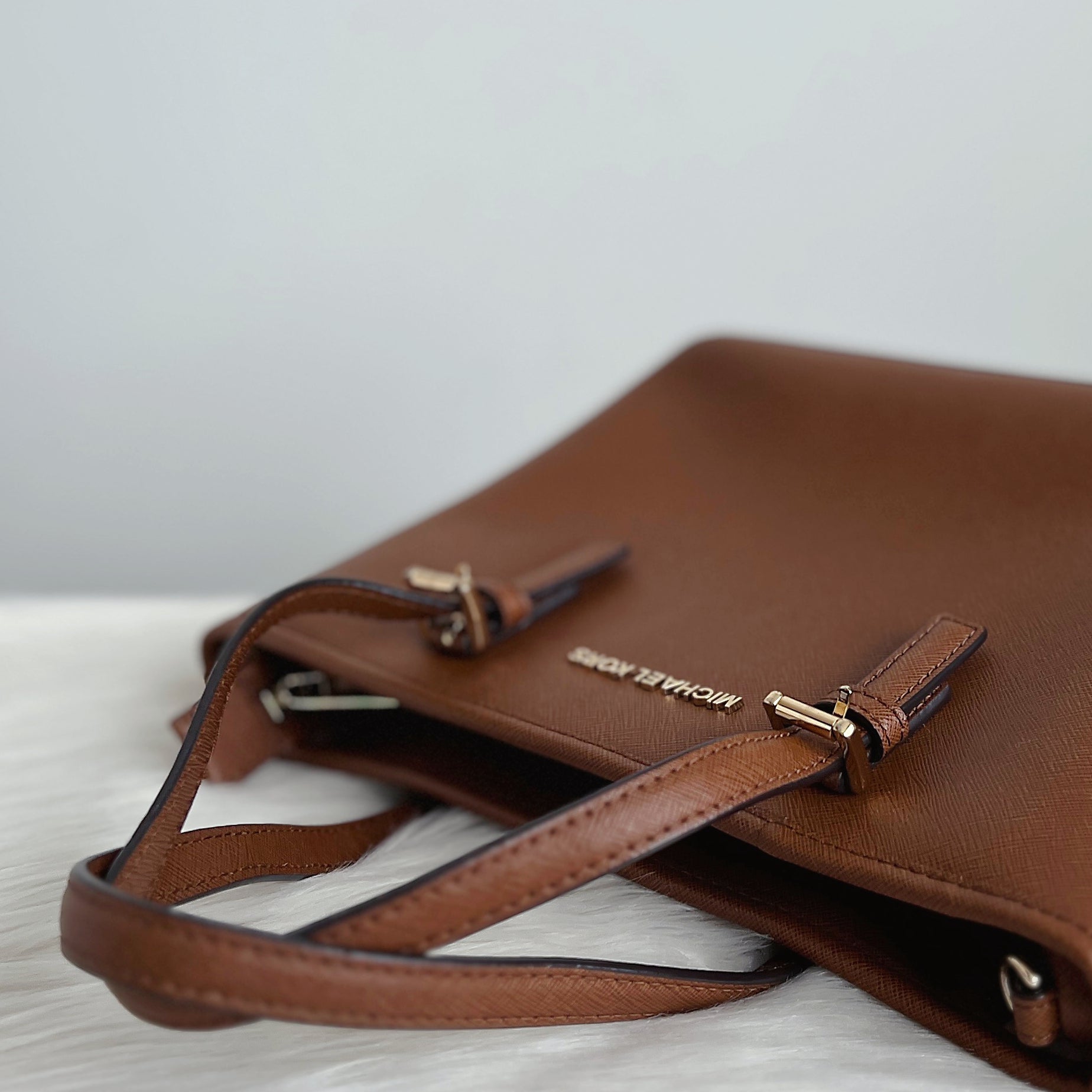 Michael Kors Caramel Leather Front Logo 2 Way Shoulder Bag Like New