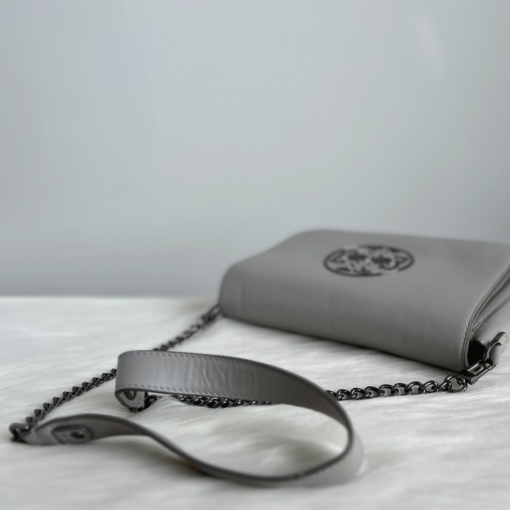 Tory Burch Grey Leather Front Logo Chain Strap Shoulder Bag Like New