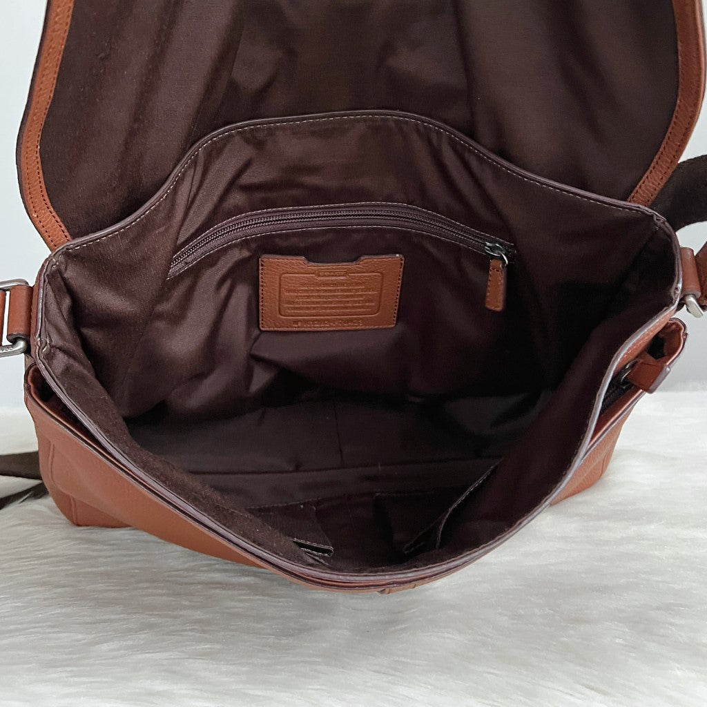 Coach Caramel Leather Large Business Unisex 2 Way Crossbody Bag Excellent