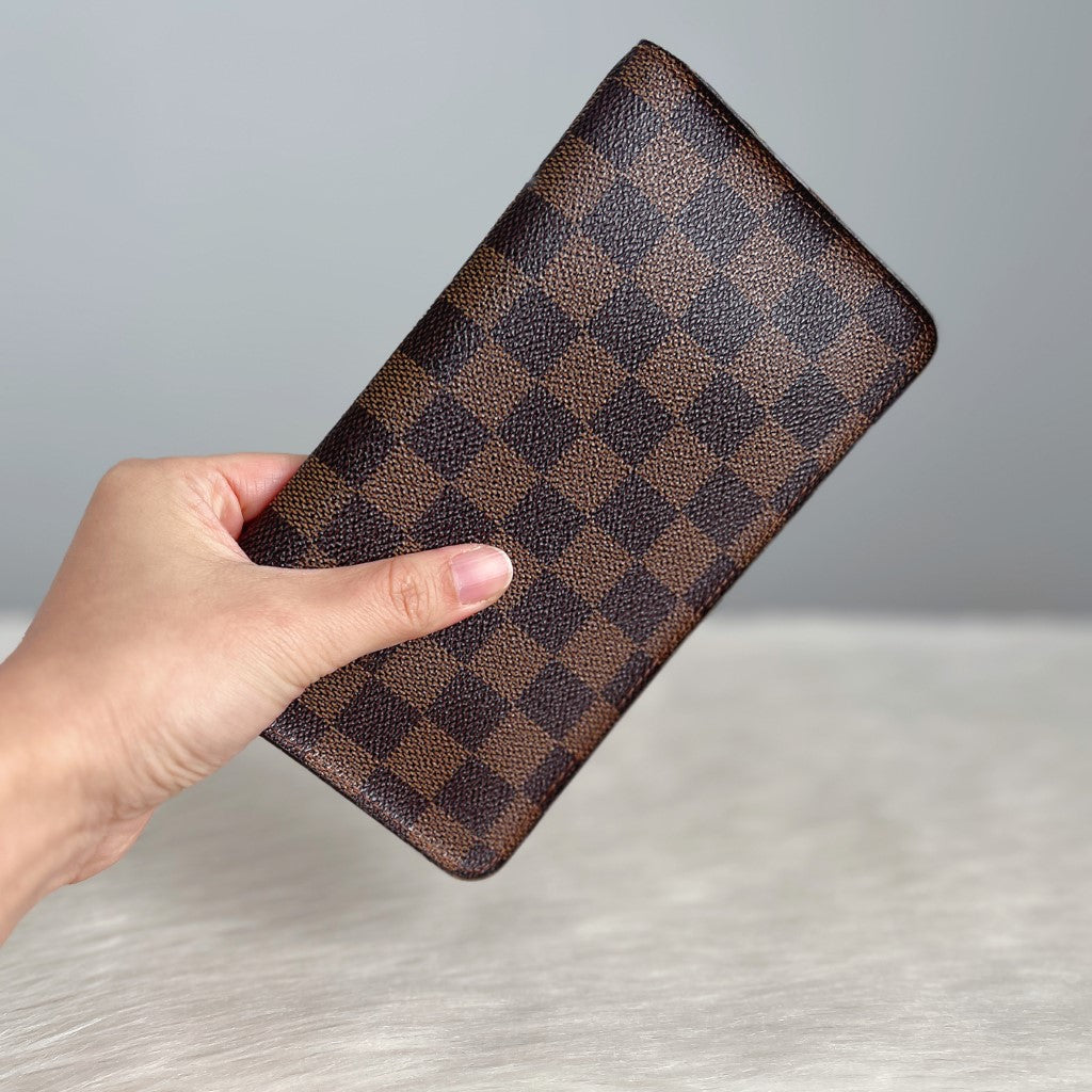 Louis Vuitton Signature Damier Zip Compartment Long Fold Wallet