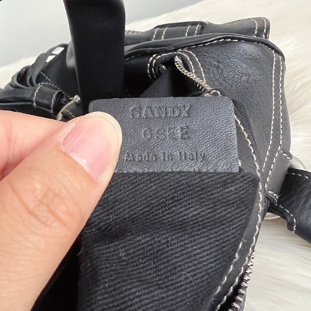 Bally Black Leather Tassel Charm Classic Shoulder Bag Like New