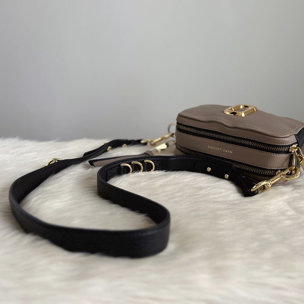 Marc Jacobs Two Tone Leather Camera Crossbody Shoulder Bag