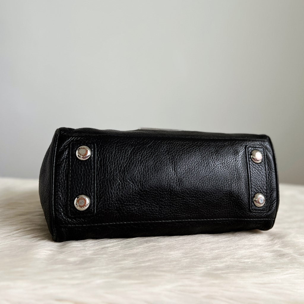 Marc Jacobs Black Leather Front Logo 2 Way Shoulder Bag