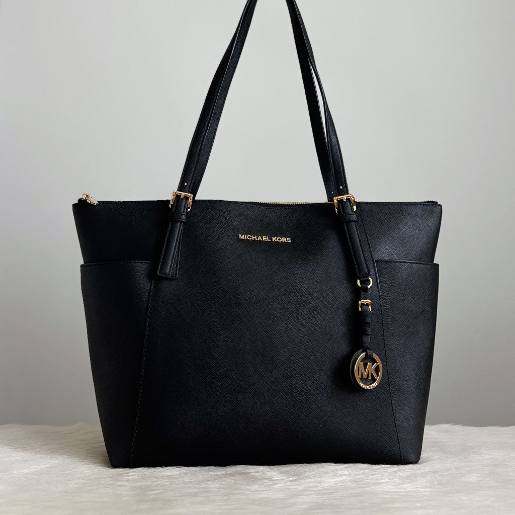 Michael Kors Black Leather MK Charm Career Shoulder Bag Like New