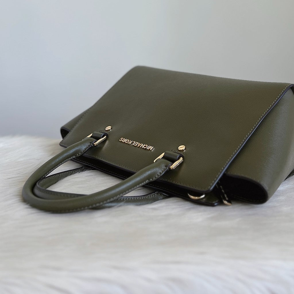 Michael Kors Olive Leather Front Logo Career 2 Way Shoulder Bag Like New
