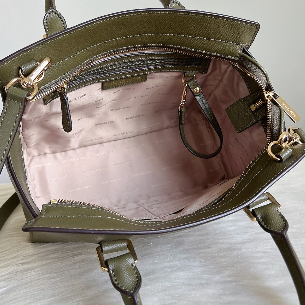 Michael Kors Olive Leather Front Logo Career 2 Way Shoulder Bag Like New