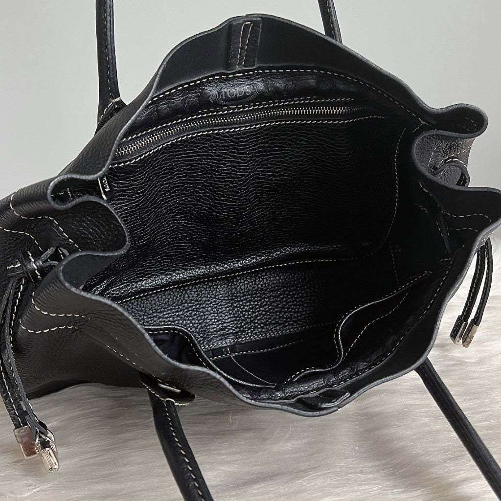 Tod's Black Leather Iconic Princess Diana Shoulder Bag Like New