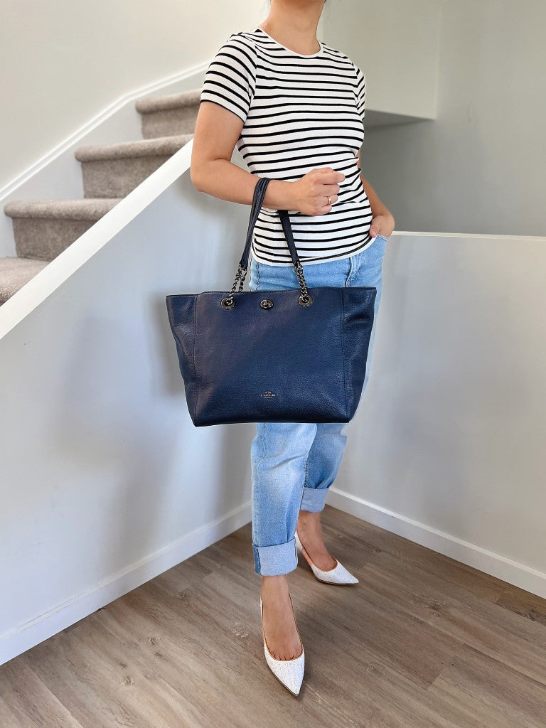 Coach Navy Leather Chain Detail Large Shoulder Bag Excellent