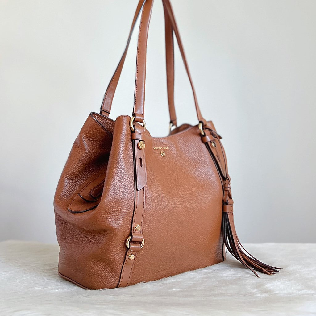 Michael Kors Caramel Leather Tassel Charm Triple Compartment Shoulder Bag Excellent
