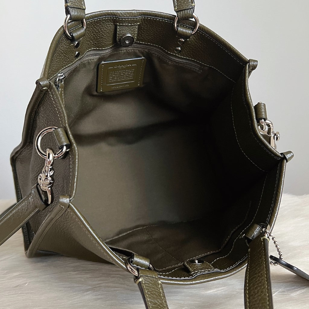 Coach Olive Leather Book Tote 2 Way Shoulder Bag Like New
