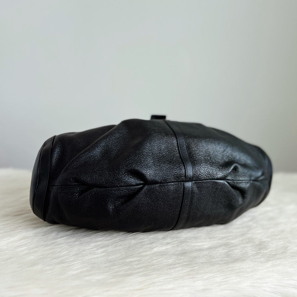Bvlgari Black Leather Front Ring Detail Shoulder Bag Excellent