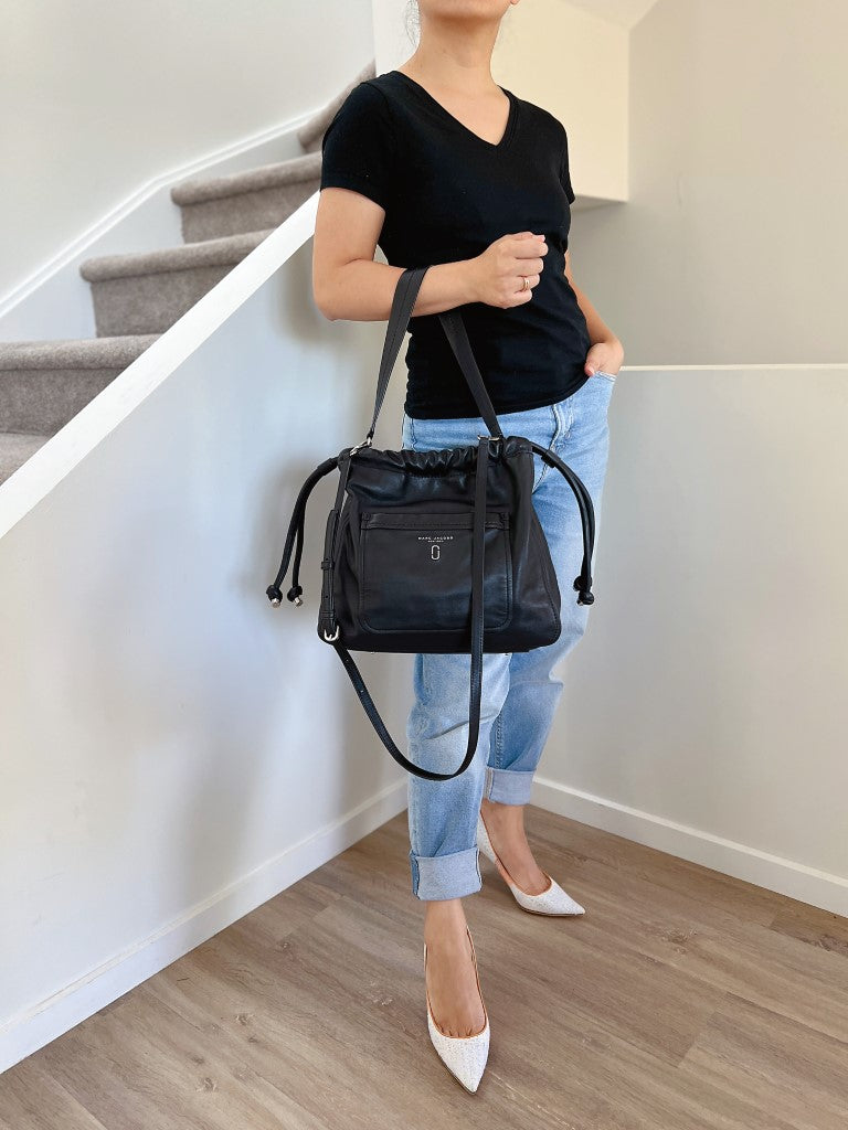 Marc Jacobs Black Leather Drawstring 2 Way Shoulder Bag Excellent