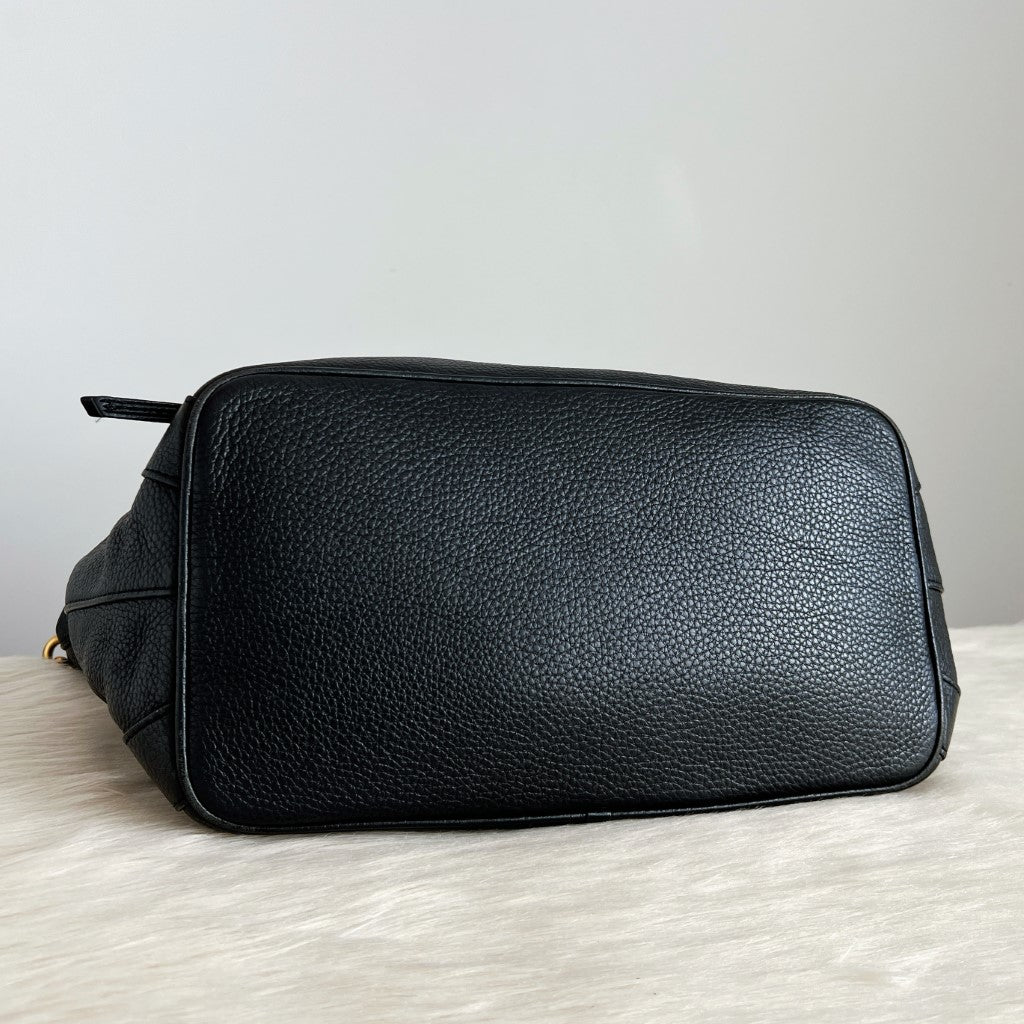 Marc Jacobs Black Leather Ring Detail 2 Way Shoulder Bag + Pouch