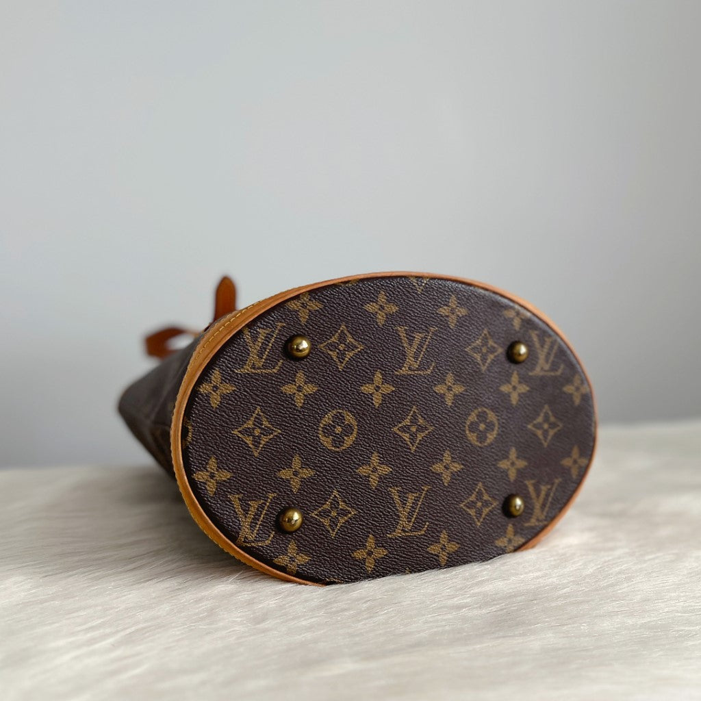Louis Vuitton Signature Monogram Bucket PM Shoulder Bag