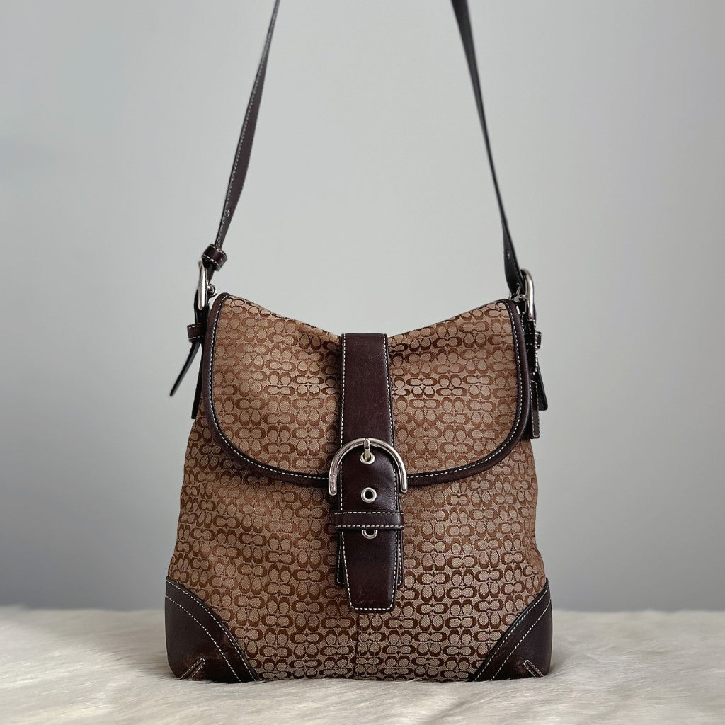 Coach purse hotsell chocolate with leather accen