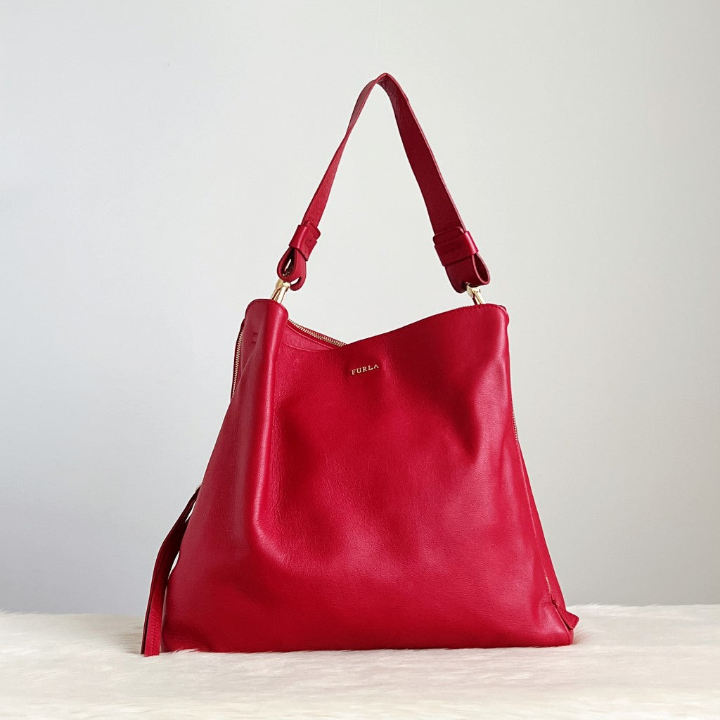 Furla Red Leather Slouchy Triple Compartment Shoulder Bag Excellent