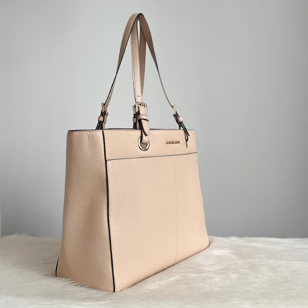 Michael Kors Beige Leather Oversized Shoulder Bag Like New