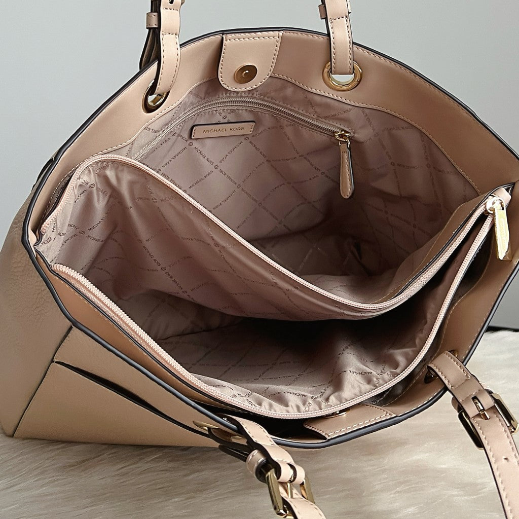 Michael Kors Beige Leather Oversized Shoulder Bag Like New