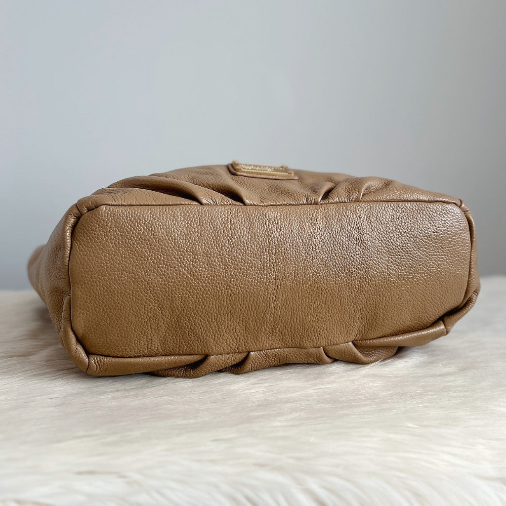 Marc Jacobs Mocha Leather Front Logo Large 2 Way Shoulder Bag