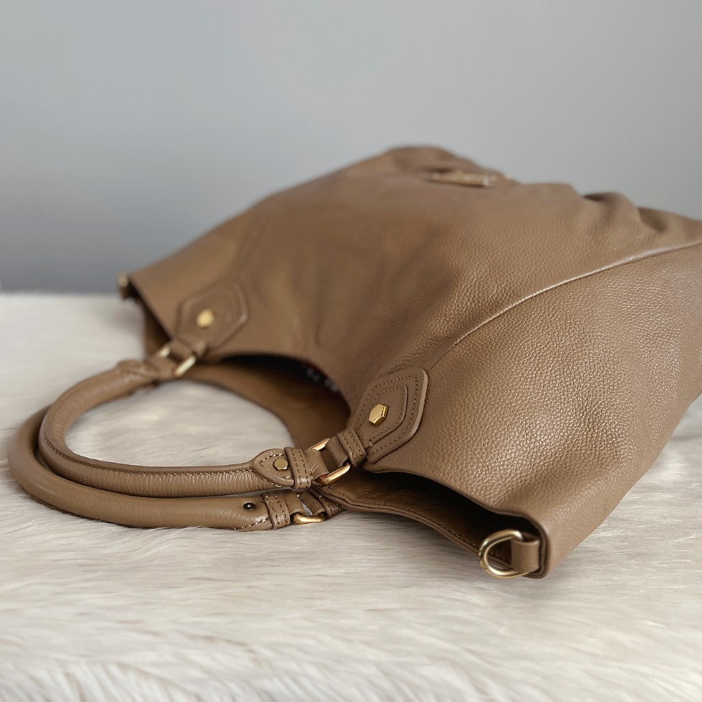 Marc Jacobs Mocha Leather Front Logo Large 2 Way Shoulder Bag
