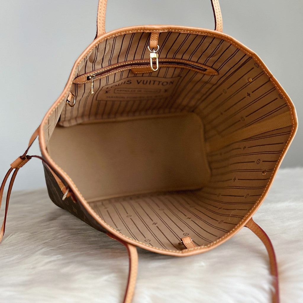Louis Vuitton Classic Monogram Neverfull MM Shoulder Bag