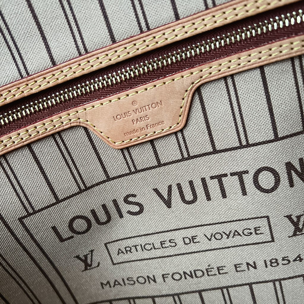 Louis Vuitton Classic Monogram Neverfull MM Shoulder Bag