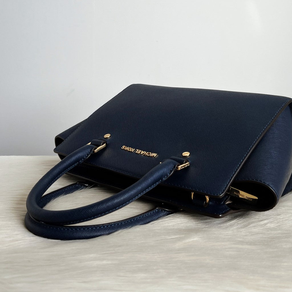 Michael Kors Navy Leather Career 2 Way Shoulder Bag Like New