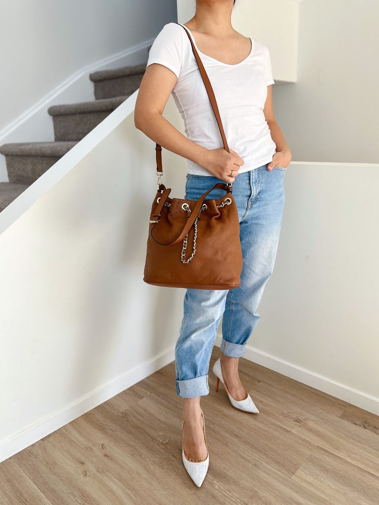 Michael Kors Caramel Leather Gold Chain Drawstring 2 Way Shoulder Bag Excellent