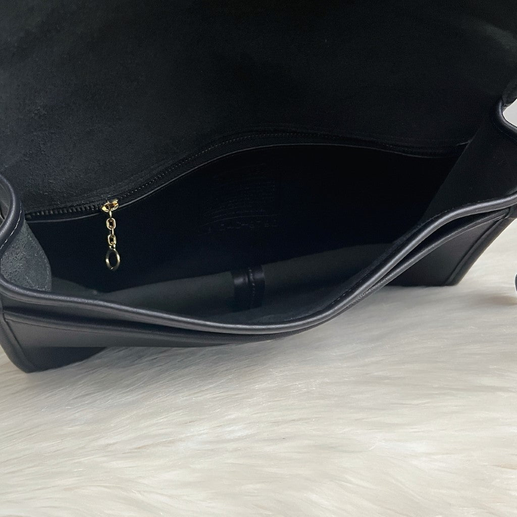 Coach Black Leather Turn Lock Crossbody Shoulder Bag