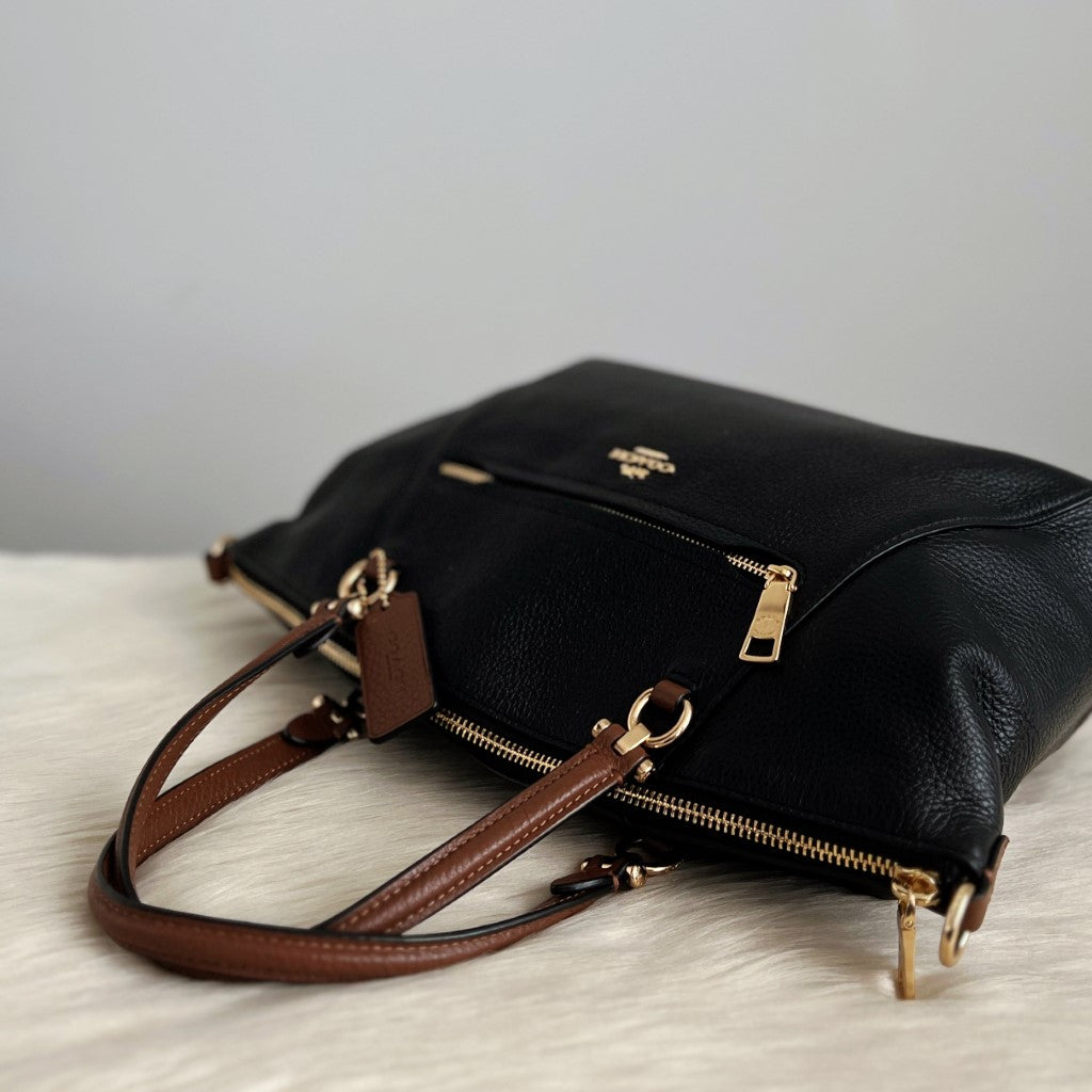 Coach Two Tone Leather Front Zip Pocket 2 Way Shoulder Bag Like New