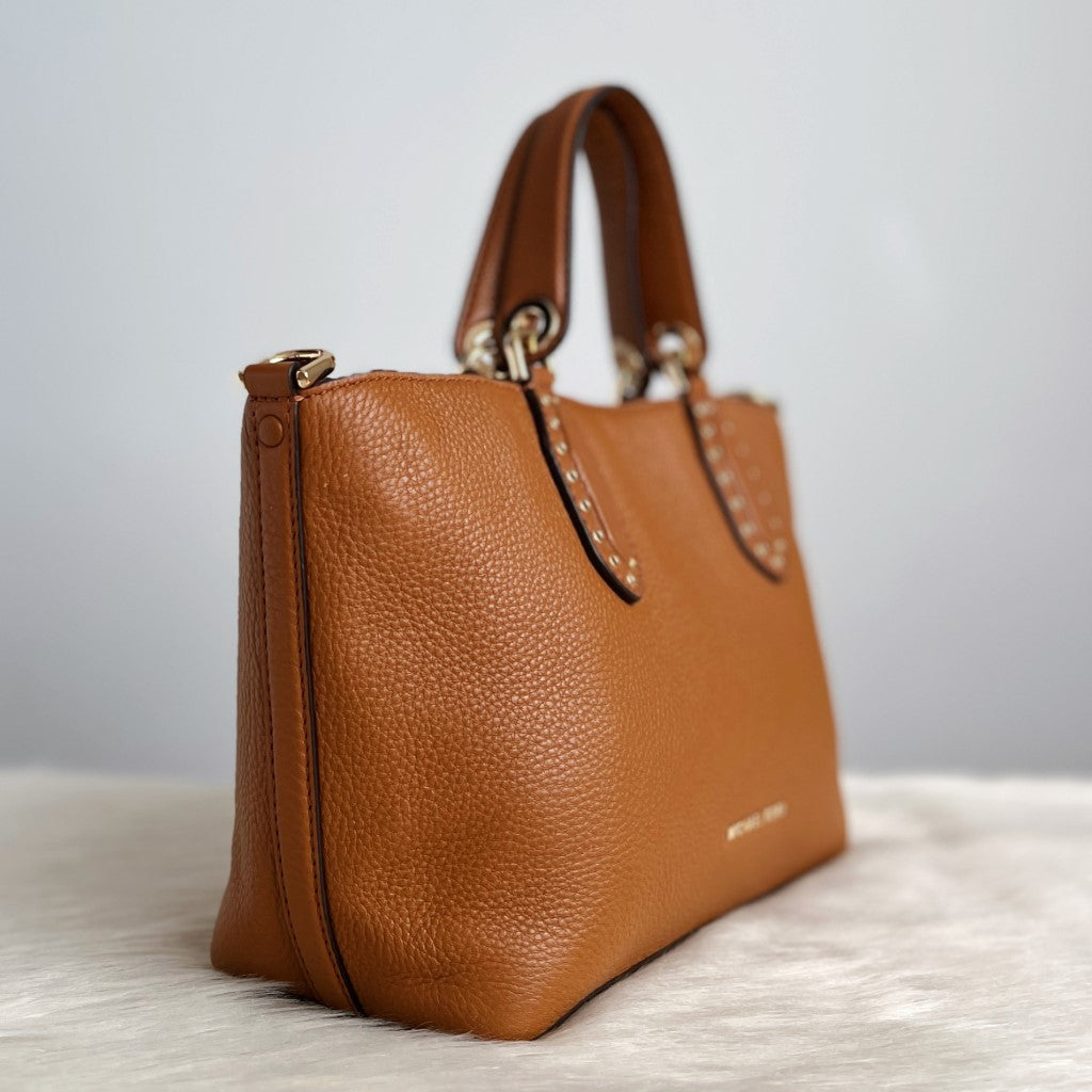 Michael Kors Caramel Leather Gold Stud Detail 2 Way Shoulder Bag Excellent