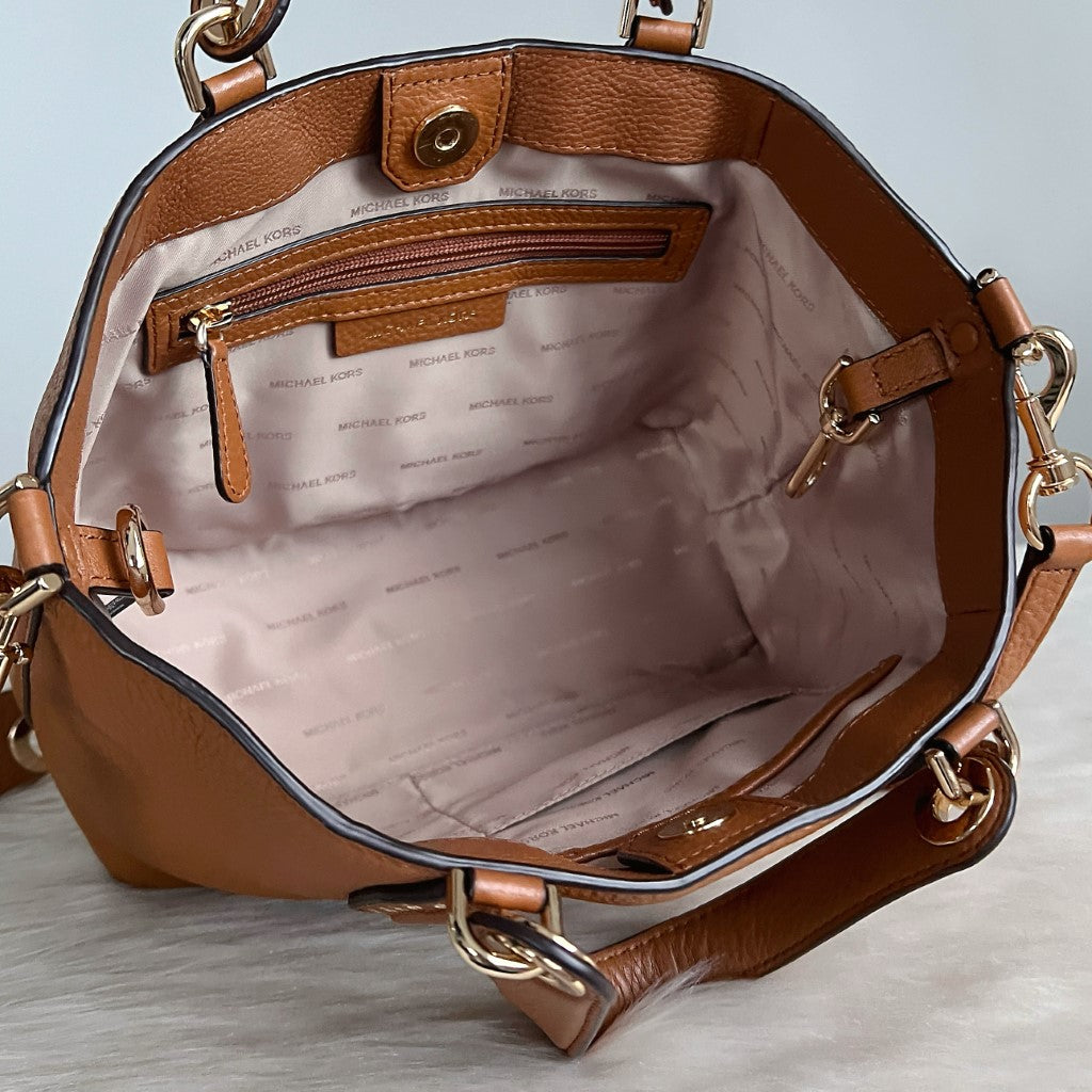 Michael Kors Caramel Leather Gold Stud Detail 2 Way Shoulder Bag Excellent