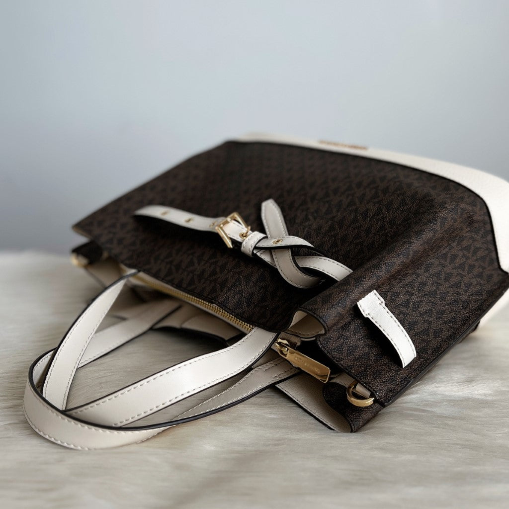 Michael Kors White Leather Buckle Monogram Detail 2 Way Shoulder Bag Excellent
