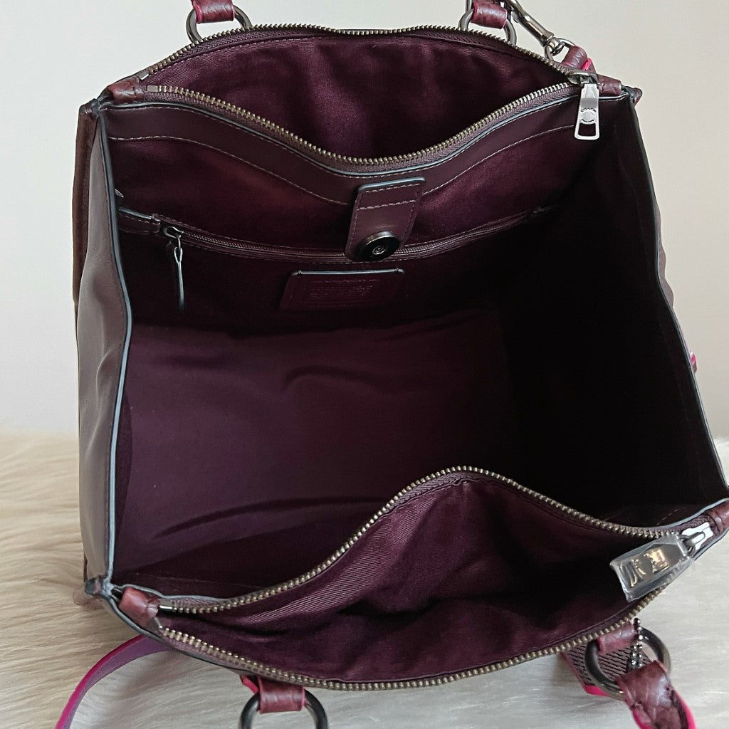 Coach Plum Leather Front Logo Triple Compartment 2 Way Shoulder Bag Excellent