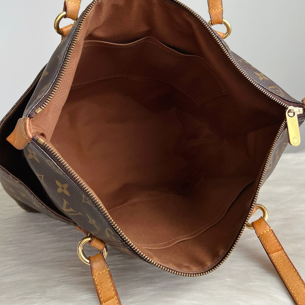 Louis Vuitton Signature Monogram Totally MM Shoulder Bag