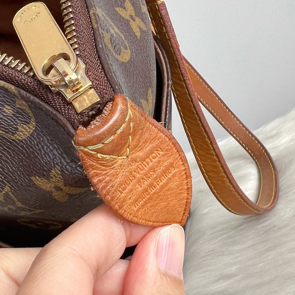 Louis Vuitton Signature Monogram Totally MM Shoulder Bag
