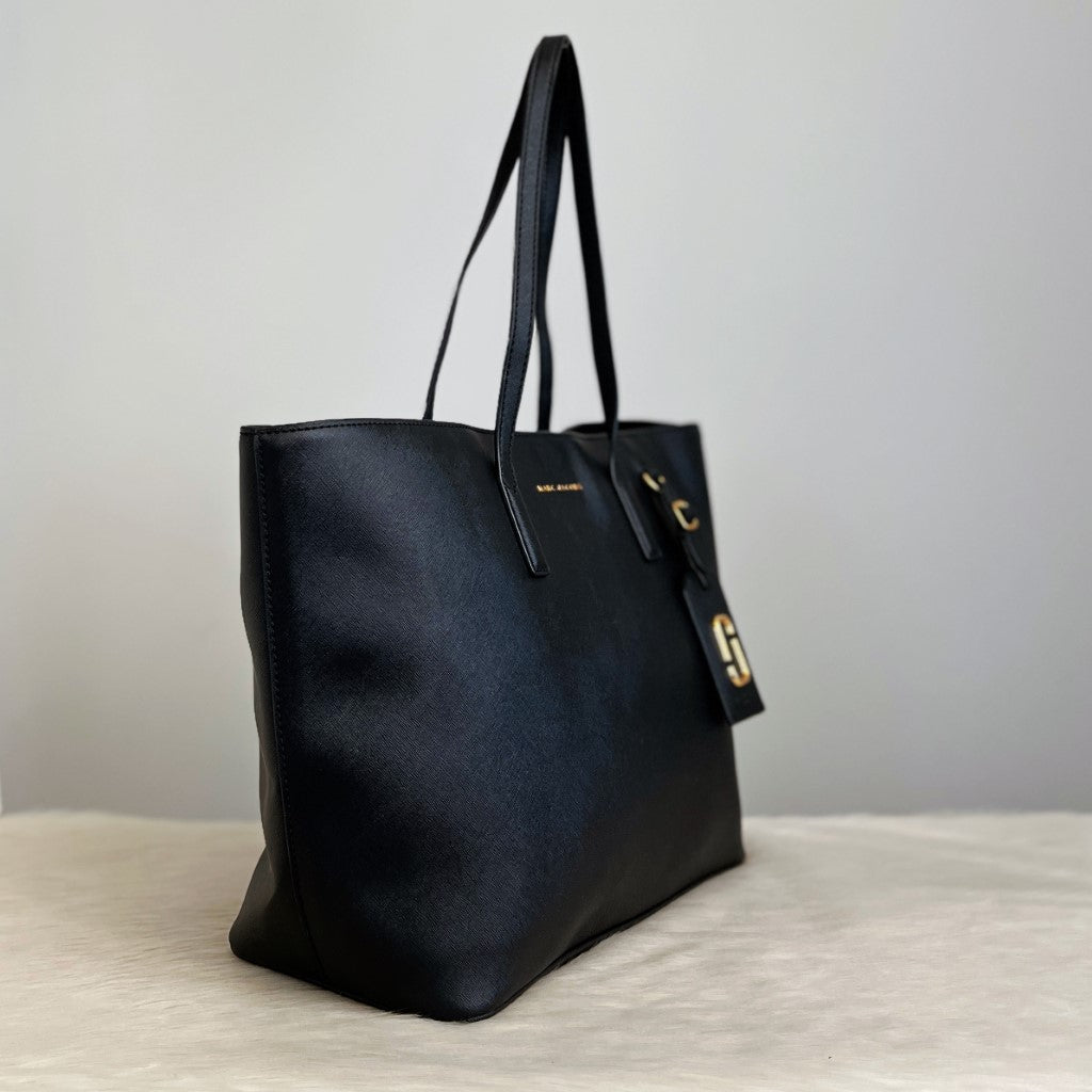 Marc Jacobs Black Front Logo Oversized Charm Shopper Shoulder Bag