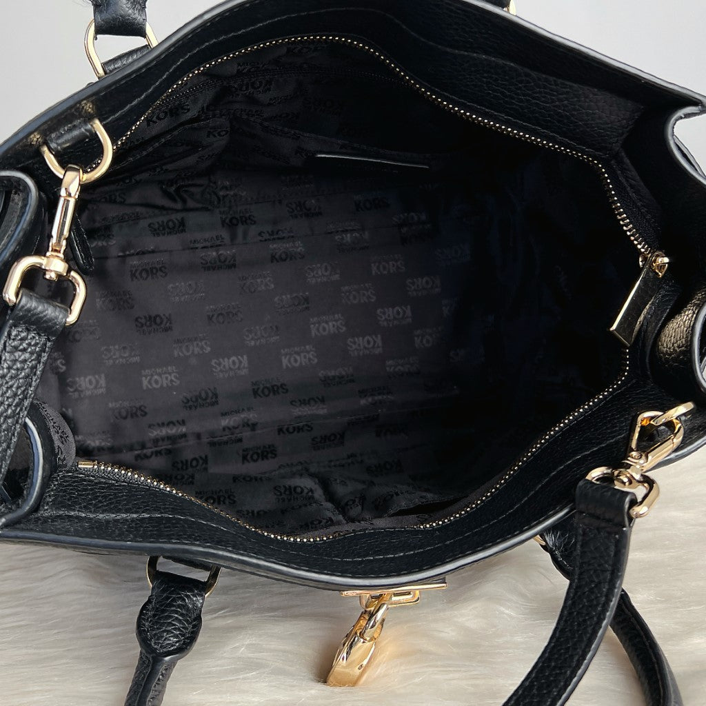 Michael Kors Black Leather Lock Detail Career 2 Way Shoulder Bag