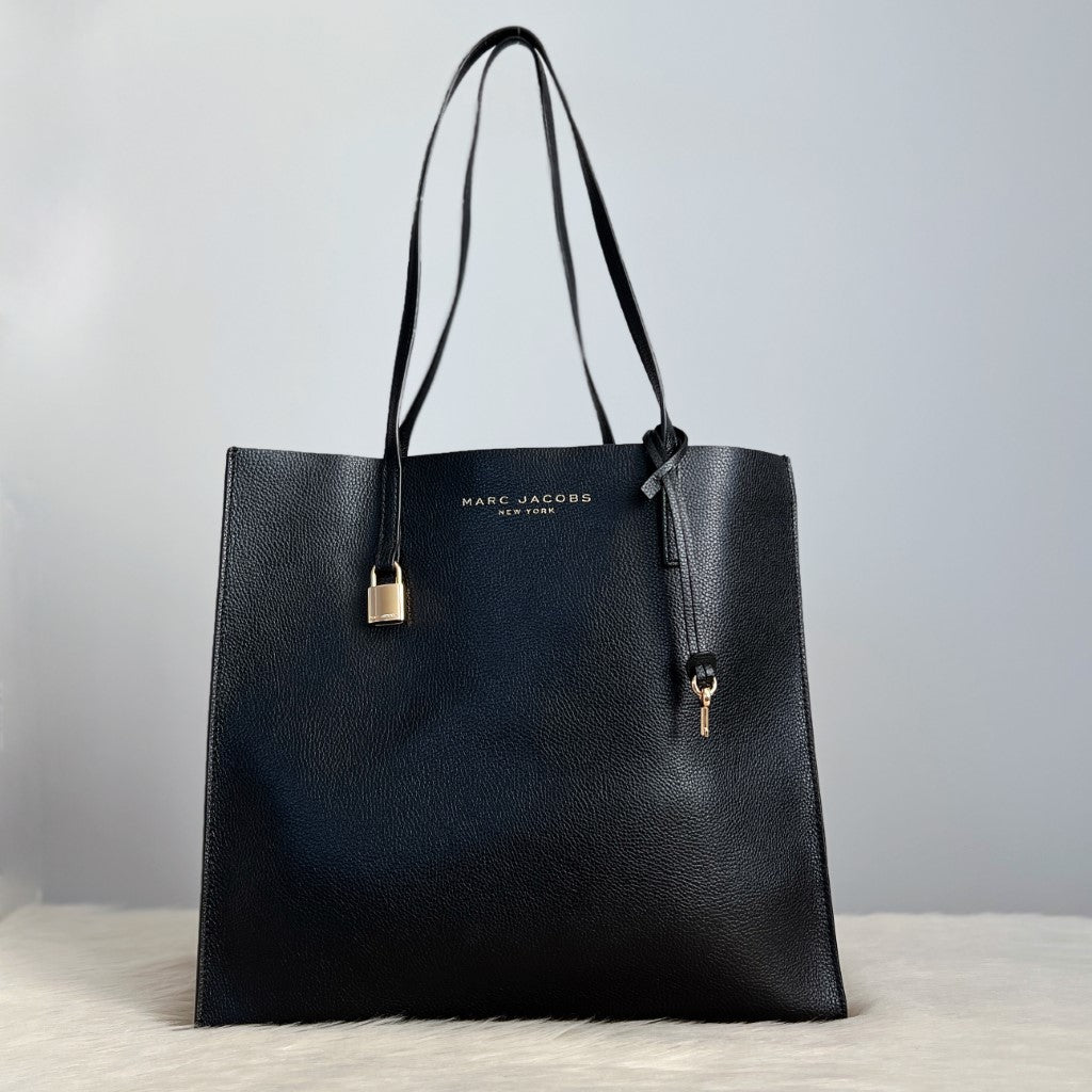 Marc Jacobs Black Leather Triple Compartment Shoulder Bag Like New