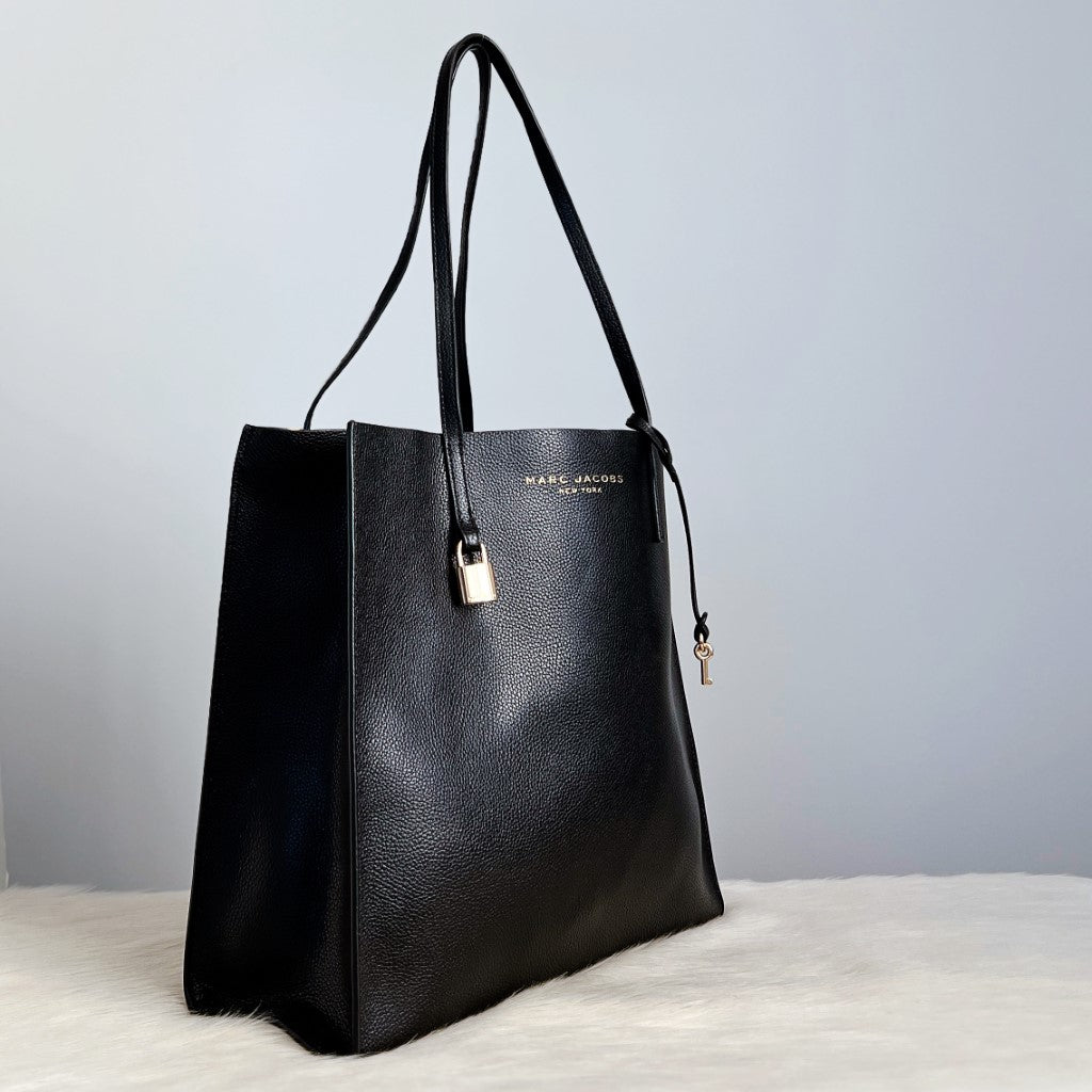 Marc Jacobs Black Leather Triple Compartment Shoulder Bag Like New
