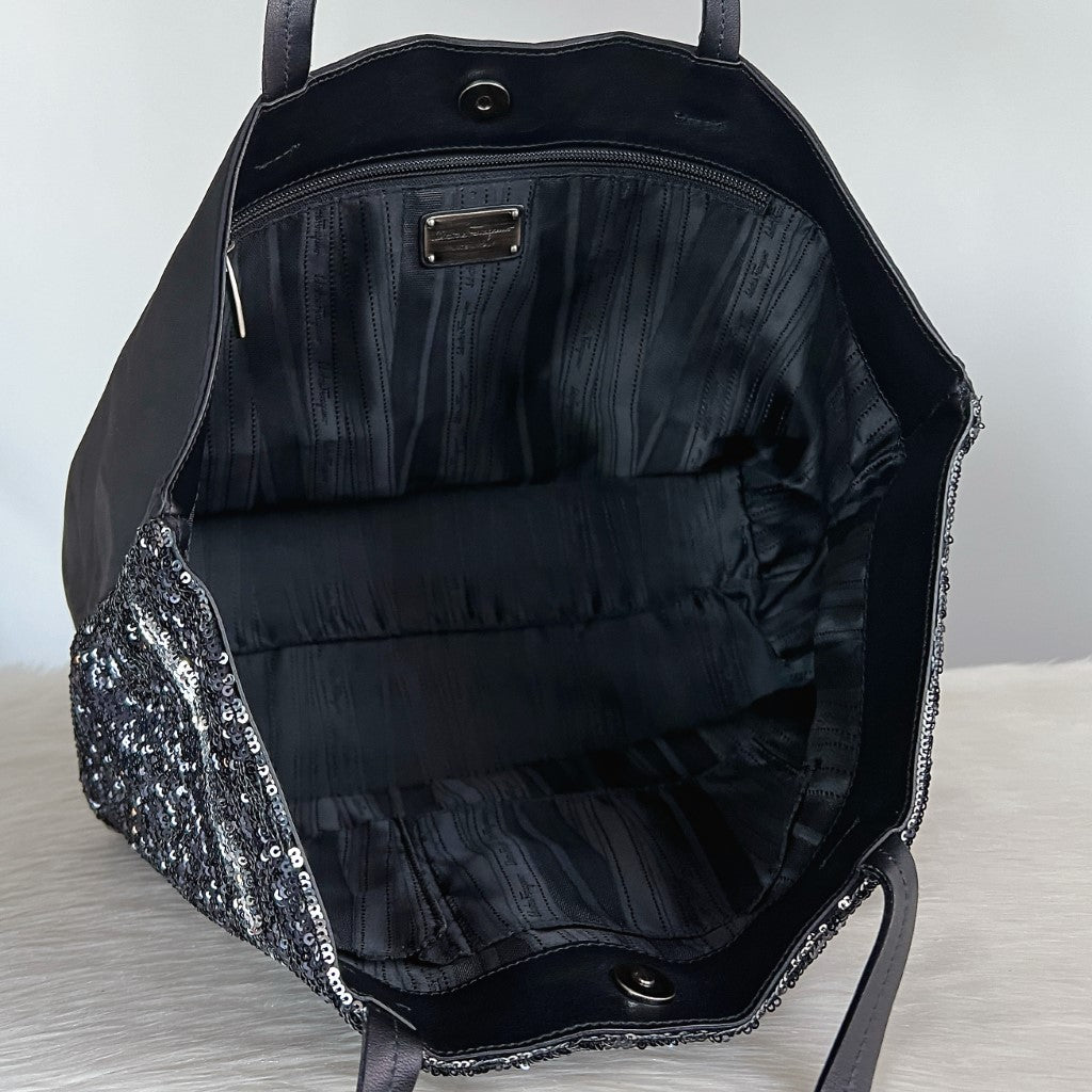 Salvatore Ferragamo Sequined Front Bow Carryall Shoulder Bag Excellent